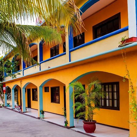 Oyo Hotel Miramar, Loreto Loreto  Exterior photo